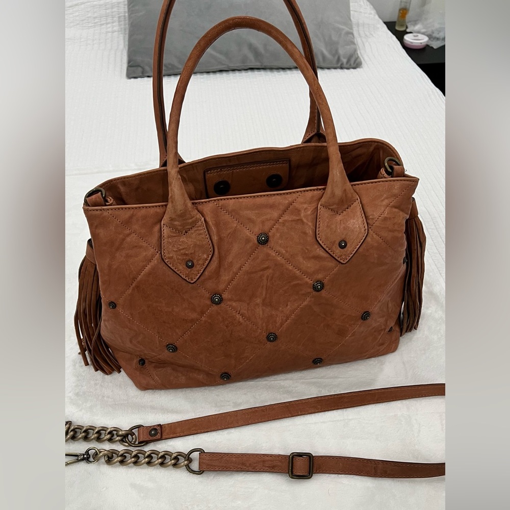 Gorgeous Cavalcanti genuine Italian leather vintage satchel shoulder bag.